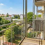 Grosse Mit 3 Schlafzimmern & 6 Boxspringbetten, Wlan, Smart Tv, Parkplatz, Waschmaschine & Trockner Magdeburg