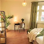 Grosse Mit 3 Schlafzimmern & 6 Boxspringbetten, Wlan, Smart Tv, Parkplatz, Waschmaschine & Trockner Apartament *