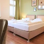 Grosse Mit 3 Schlafzimmern & 6 Boxspringbetten, Wlan, Smart Tv, Parkplatz, Waschmaschine & Trockner