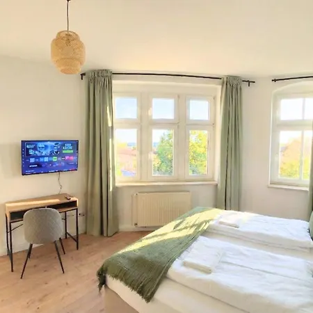 Grosse Mit 3 Schlafzimmern & 6 Boxspringbetten, Wlan, Smart Tv, Parkplatz, Waschmaschine & Trockner 아파트 마그데부르크