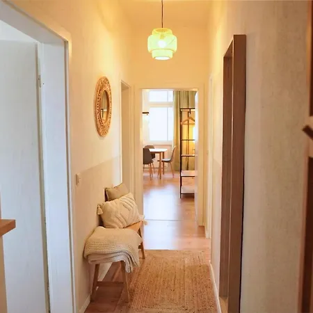 아파트 Grosse Mit 3 Schlafzimmern & 6 Boxspringbetten, Wlan, Smart Tv, Parkplatz, Waschmaschine & Trockner 마그데부르크