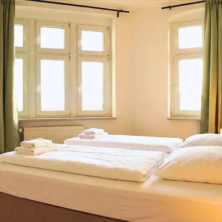 Große Mit 3 Schlafzimmern&6 Boxspringbetten, Wlan, Smart Tv, Parkplatz, Waschmaschine&trockner Apartment *
