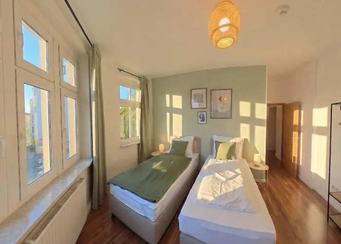 Apartment Große Mit 3 Schlafzimmern&6 Boxspringbetten, Wlan, Smart Tv, Parkplatz, Waschmaschine&trockner