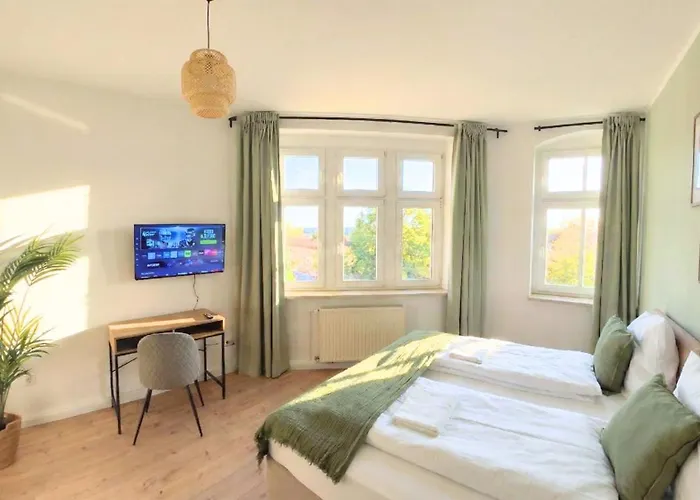 Große Mit 3 Schlafzimmern&6 Boxspringbetten, Wlan, Smart Tv, Parkplatz, Waschmaschine&trockner Apartment Magdeburg