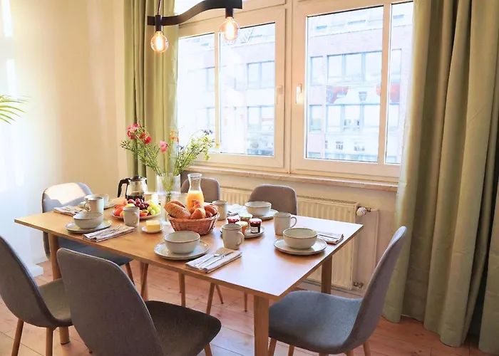 Große Mit 3 Schlafzimmern&6 Boxspringbetten, Wlan, Smart Tv, Parkplatz, Waschmaschine&trockner Apartment