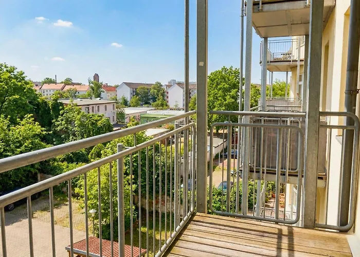 Große Mit 3 Schlafzimmern&6 Boxspringbetten, Wlan, Smart Tv, Parkplatz, Waschmaschine&trockner Magdeburg