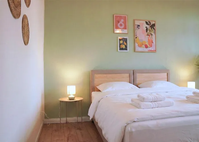 Apartment Große Mit 3 Schlafzimmern&6 Boxspringbetten, Wlan, Smart Tv, Parkplatz, Waschmaschine&trockner *