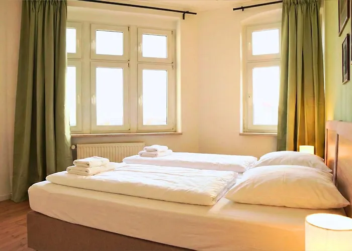 Große Mit 3 Schlafzimmern&6 Boxspringbetten, Wlan, Smart Tv, Parkplatz, Waschmaschine&trockner Apartment *